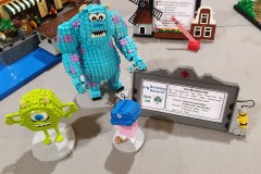 drei Figuren aus dem Film Die Monster AG aus LEGO Bausteinen auf der Bricking Bavaria 2019
