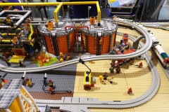 Tanklager und Monorail aus LEGO Bausteinen auf der Bricking Bavaria 2019