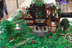 altes Chalet aus LEGO Bausteinen auf der Bricking Bavaria 2019