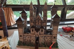 große Burg aus LEGO Bausteinen auf der Bricking Bavaria 2019