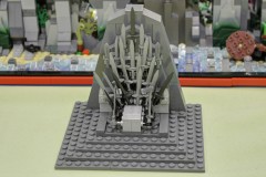 Burg aus Game Of Thrones aus LEGO-Bausteinen - der Eiserne Thron aus LEGO-Bausteinen
