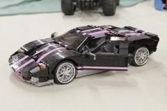 Sportwagen aus LEGO-Bausteinen