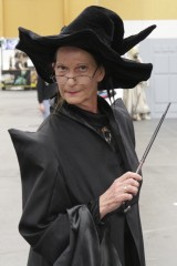 Cosplayer Minerva McGonagall aus den Harry Potter Filmen