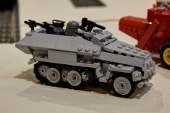 gepanzerter Wagen aus LEGO-Bausteinen