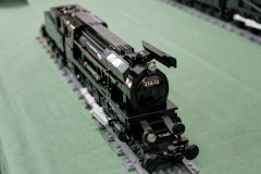 Dampflokomotive 214.13 mit Tender aus LEGO-Bausteinen