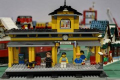 12 V LEGO Eisenbahn Bahnhof