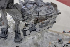 Schlacht von Hoth aus LEGO Bausteinen - Snowspeeder zieht hoch