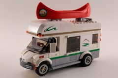 LEGO 60057 Wohnmobil mit Kanu modifiziert für LEGO meets Carrera