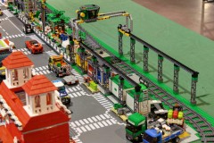 Stadt aus LEGO Bausteinen von Lisi und Max - Verladebahnhof und Rummel