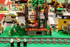 Stadt aus LEGO Bausteinen von Lisi und Max - Feuerwehrmänner bei einer Übung
