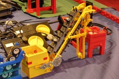 Die große Ballstafette aus LEGO Bausteinen