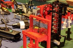 Die große Ballstafette aus LEGO Bausteinen