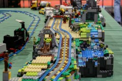 4,5V LEGO Eisenbahn mit Stadt - Detailaufnahme