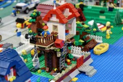 4,5V LEGO Eisenbahn mit Stadt - Detailaufnahme