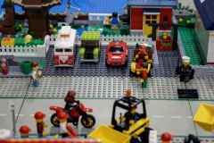 4,5V LEGO Eisenbahn mit Stadt - Detailaufnahme