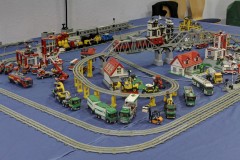 12 Volt Eisenbahn aus LEGO-Bausteinen