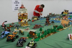diverse Modelle aus LEGO-Bausteinen