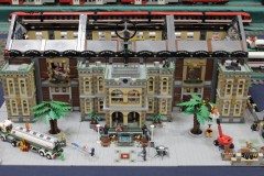 Fabrikshalle aus LEGO-Bausteinen