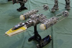 Star Wars Y-Wing aus LEGO Bausteinen