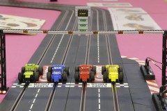 vier LEGO meets Slotcar Racer aus LEGO Bausteinen