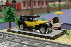 Minimodell eines Oldtimers aus LEGO Bausteinen
