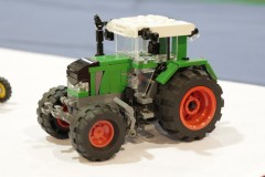Minimodell eines Traktors aus LEGO Bausteinen