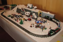 LEGO Winterlandschaft mit Eisenbahn