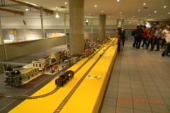 LEGO Stadt mit Eisenbahn