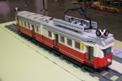 alte Straßenbahngarnitur aus LEGO Bausteinen