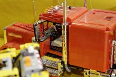 detailierte Inneneinrichtung eines Trucks aus LEGO Bausteinen