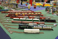 einige Züge aus LEGO-Bausteinen