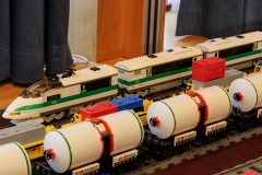 Züge aus LEGO-Bausteinen