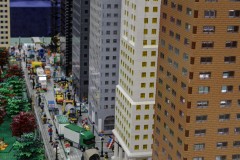 Stadt mit Hochhäusern aus LEGO Bausteinen